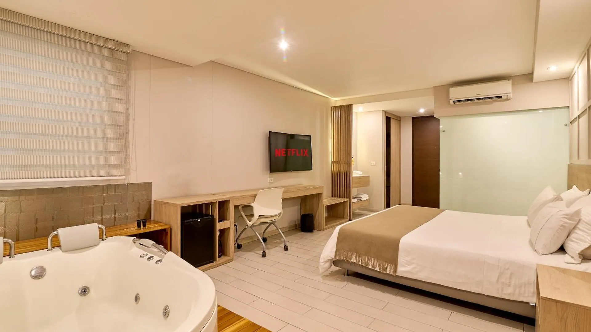 ****  Hotel Dix Medellin Colombia