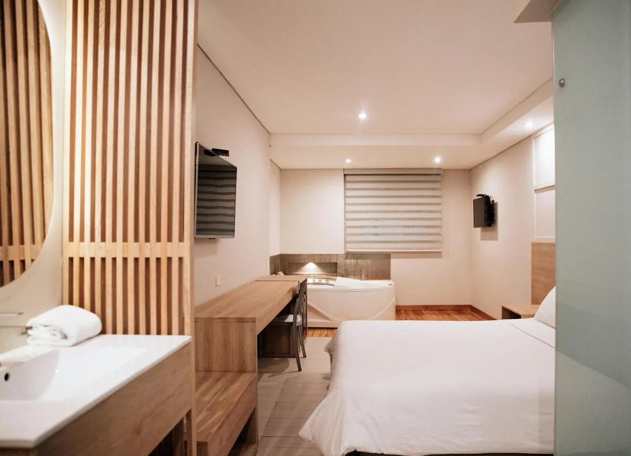 Hotel Dix Medellin