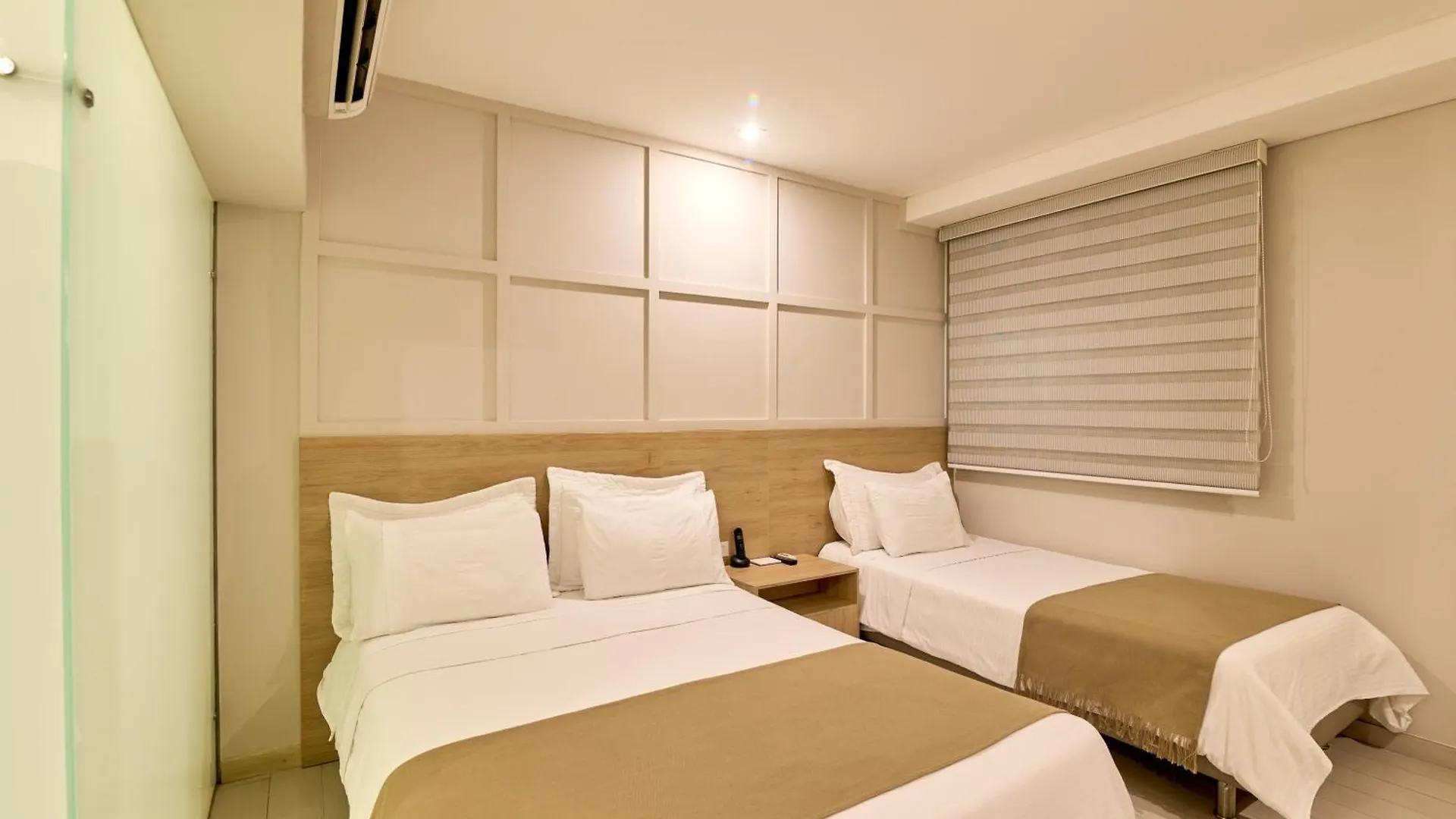 Hotel Dix Medellín 4*,
