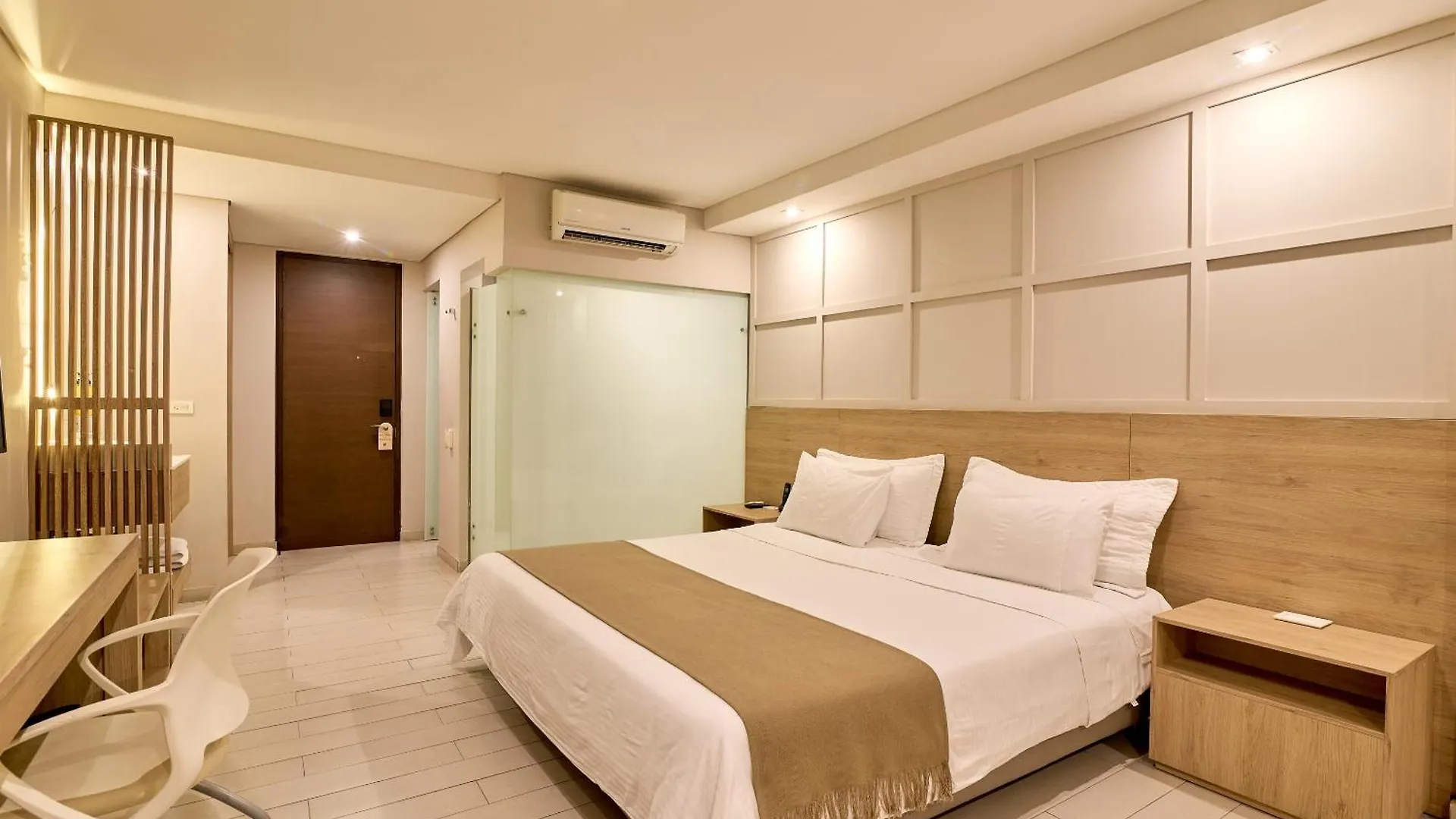Hotel Dix Medellín 4*,  Kolumbien