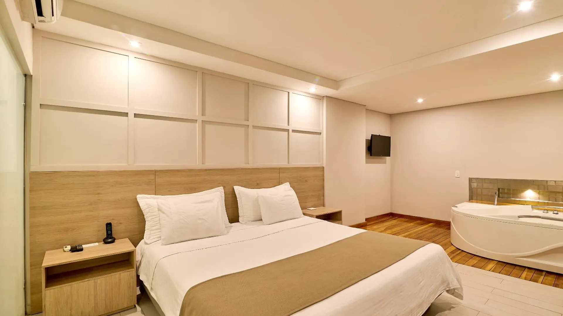 Hotel Dix Medellín 4*,  Kolumbia
